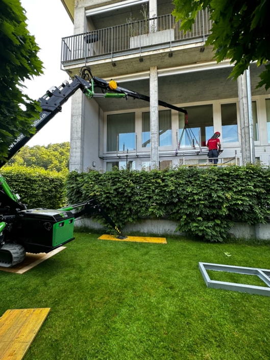 Raupenkran für Balkonmontage